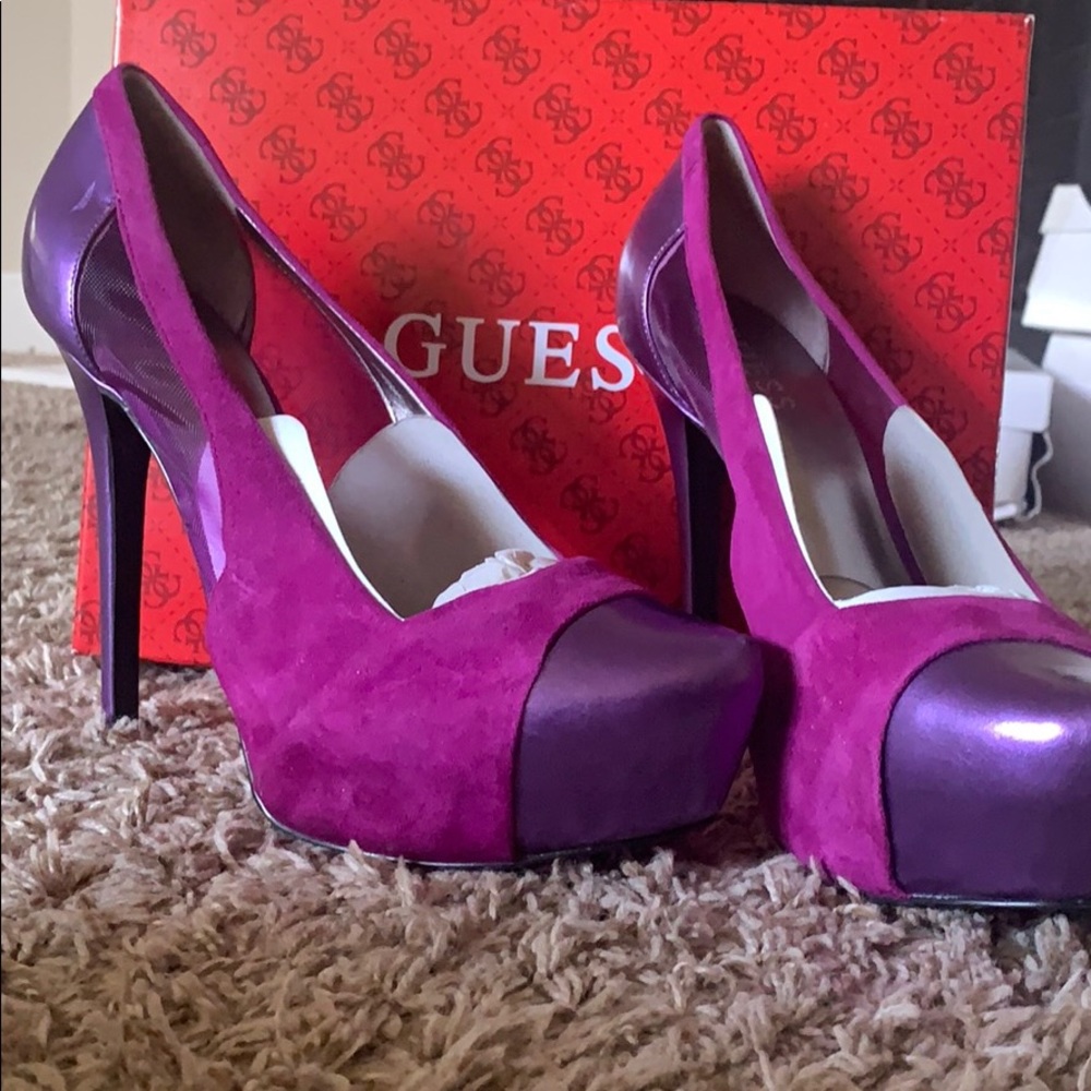 GUESS - Picture 2 of 4